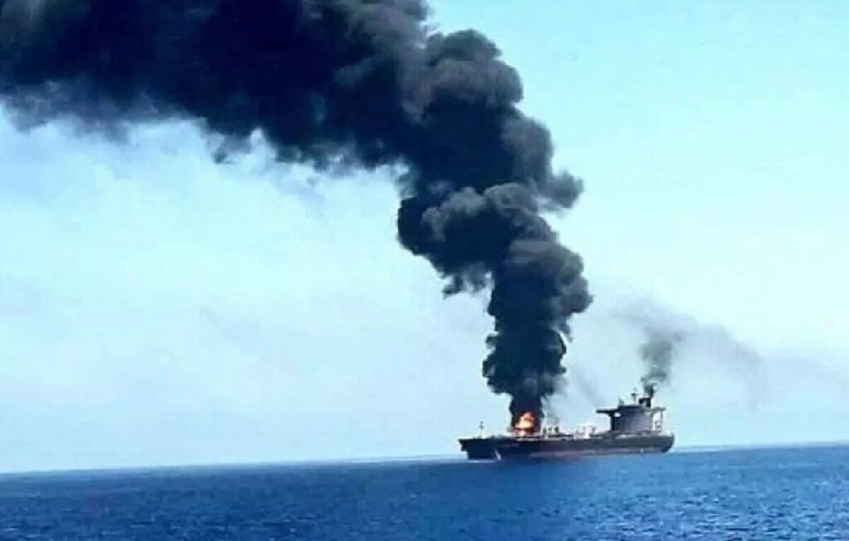 آتش سوزی در یک کشتی در خلیج عدن