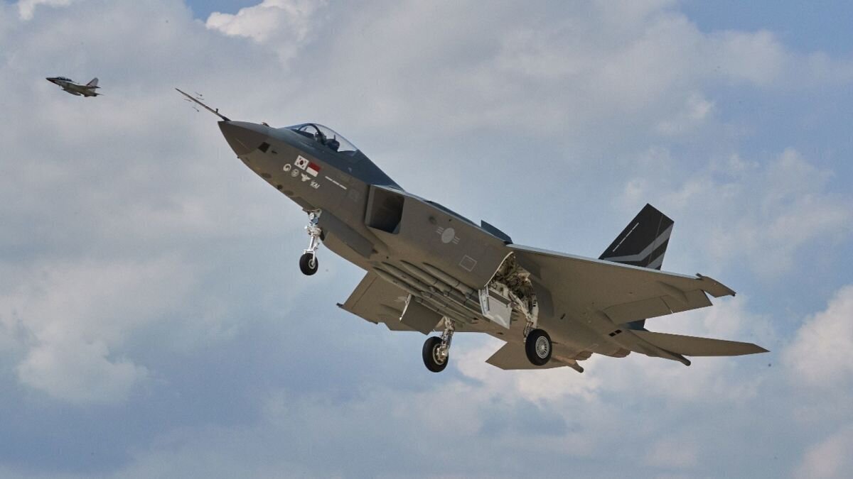 عکس| جذابیت جنگنده ساخت کره جنوبی؛ یک قدم مانده به نسل پنجم جنگندهها عکس| جذابیت جنگنده ساخت کره جنوبی؛ یک قدم مانده به نسل پنجم جنگندهها