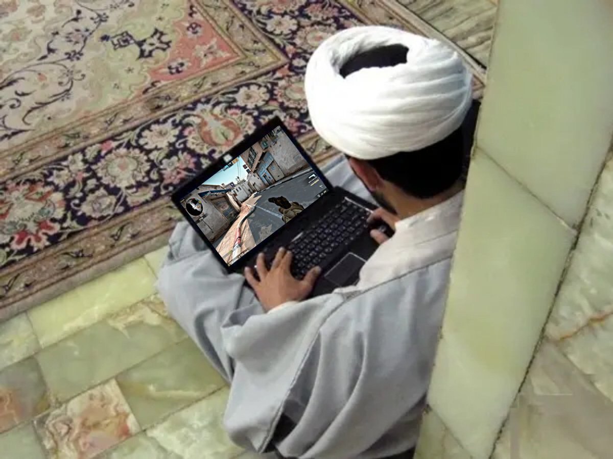 عکس| بازی کامپیوتری توسط یک طلبه در فضای مجازی سر و صدا به پا کرد!