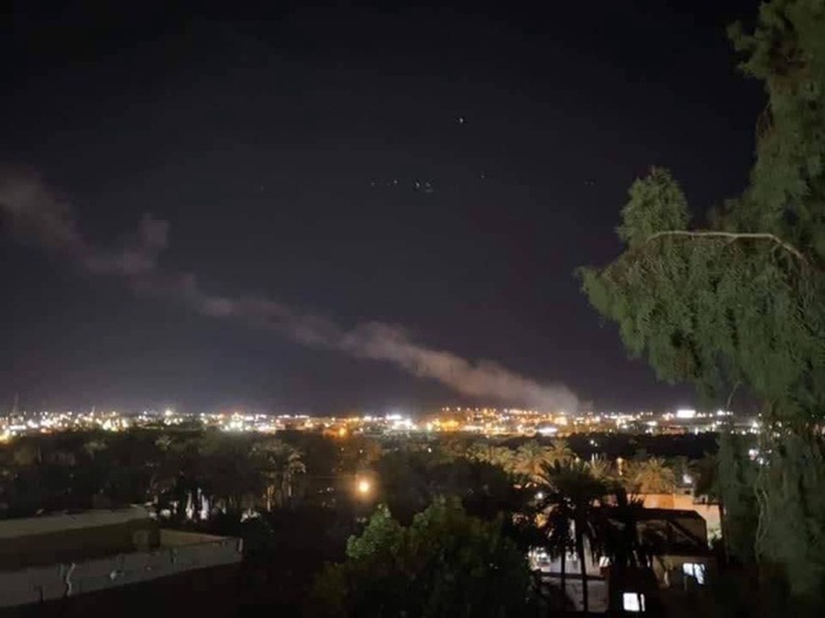 حمله موشکی به پایگاه عین الاسد
