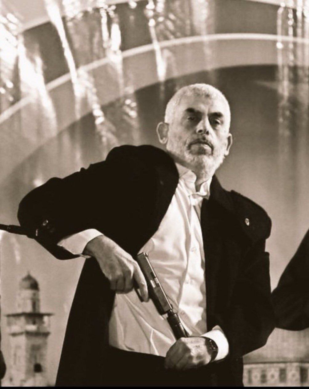 عکس| جانشین اسماعیل هنیه؛ یحیی سنوار با کلت کمری و صداخفه‌کن