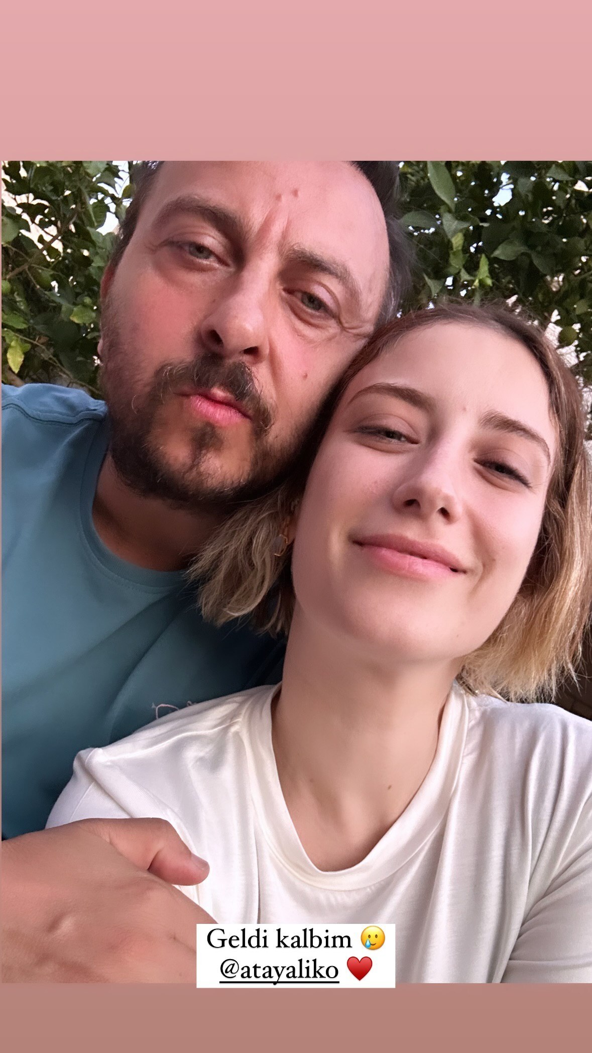 عکس| هازال کایا در کنار همسرش؛ عاشقانههای خانم بازیگر سوژه شد عکس| هازال کایا در کنار همسرش؛ عاشقانههای خانم بازیگر سوژه شد