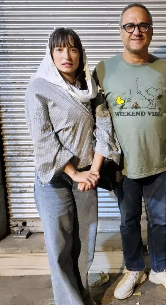 عکس| رامبد جوان و نگار جواهریان در پشت‌صحنه نمایش «قضیه تفنگ چخوف»