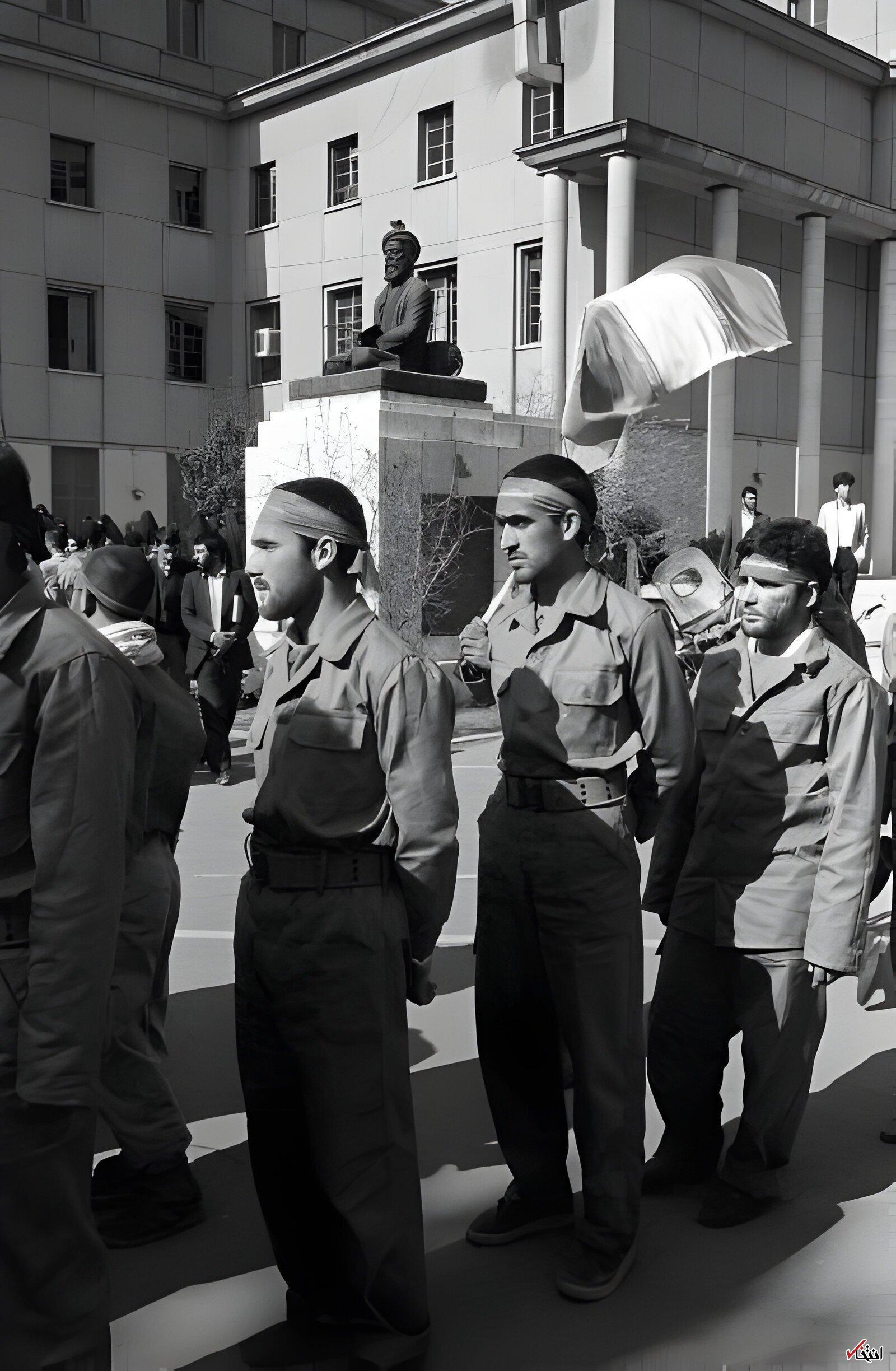 عکس| اعزام نیرو‌های داوطلب به جبهه؛ دانشگاه تهران در سال ۱۳۶۶