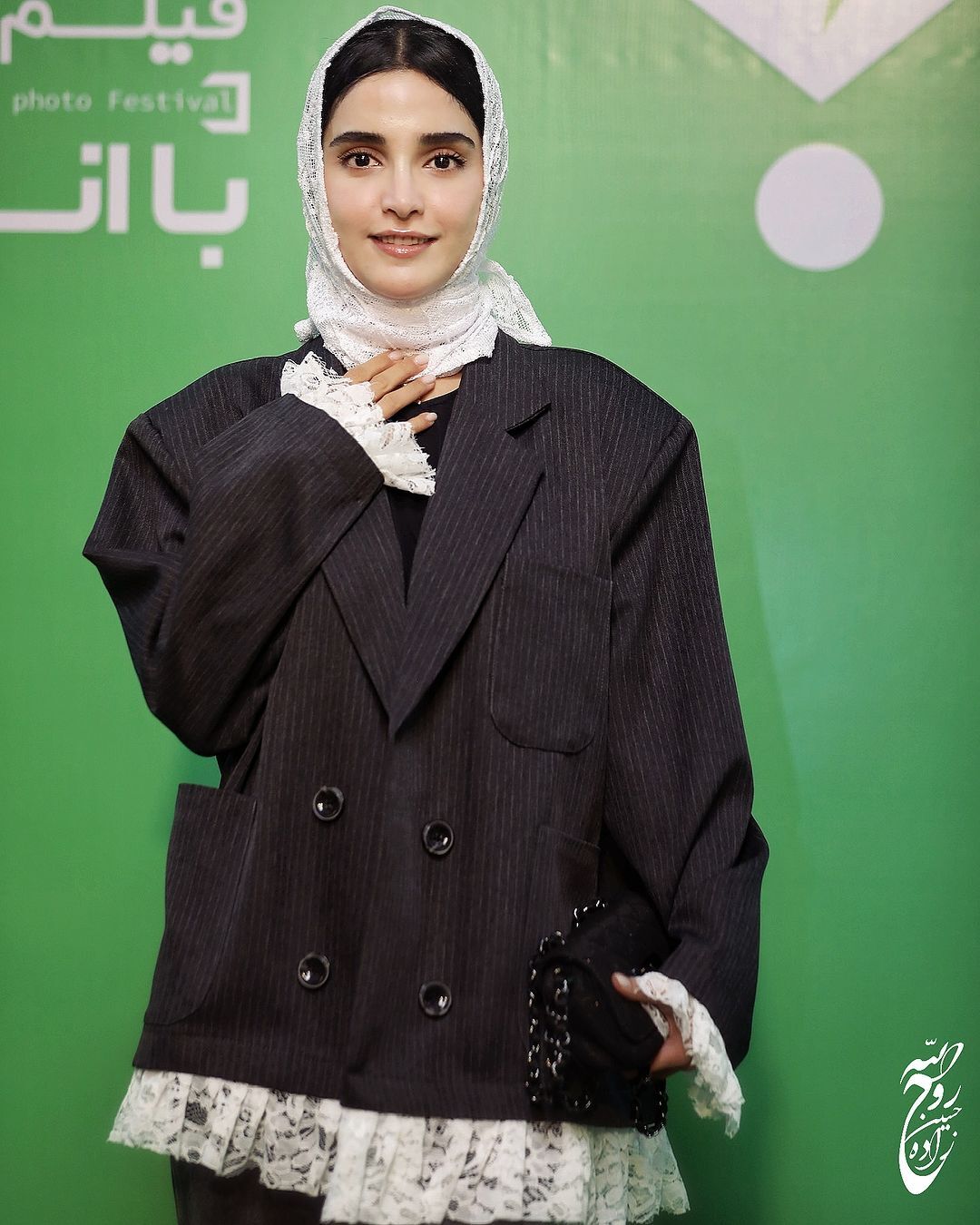 عکس| حضور الهه حصاری در مراسم خصوصی اختتامیه جشنواره فیلم و عکس