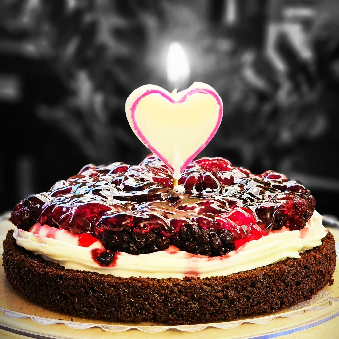 عکس| جشن تولد ۵۱ سالگی نرگسِ «خانه به دوش» عکس| جشن تولد ۵۱ سالگی نرگسِ «خانه به دوش»