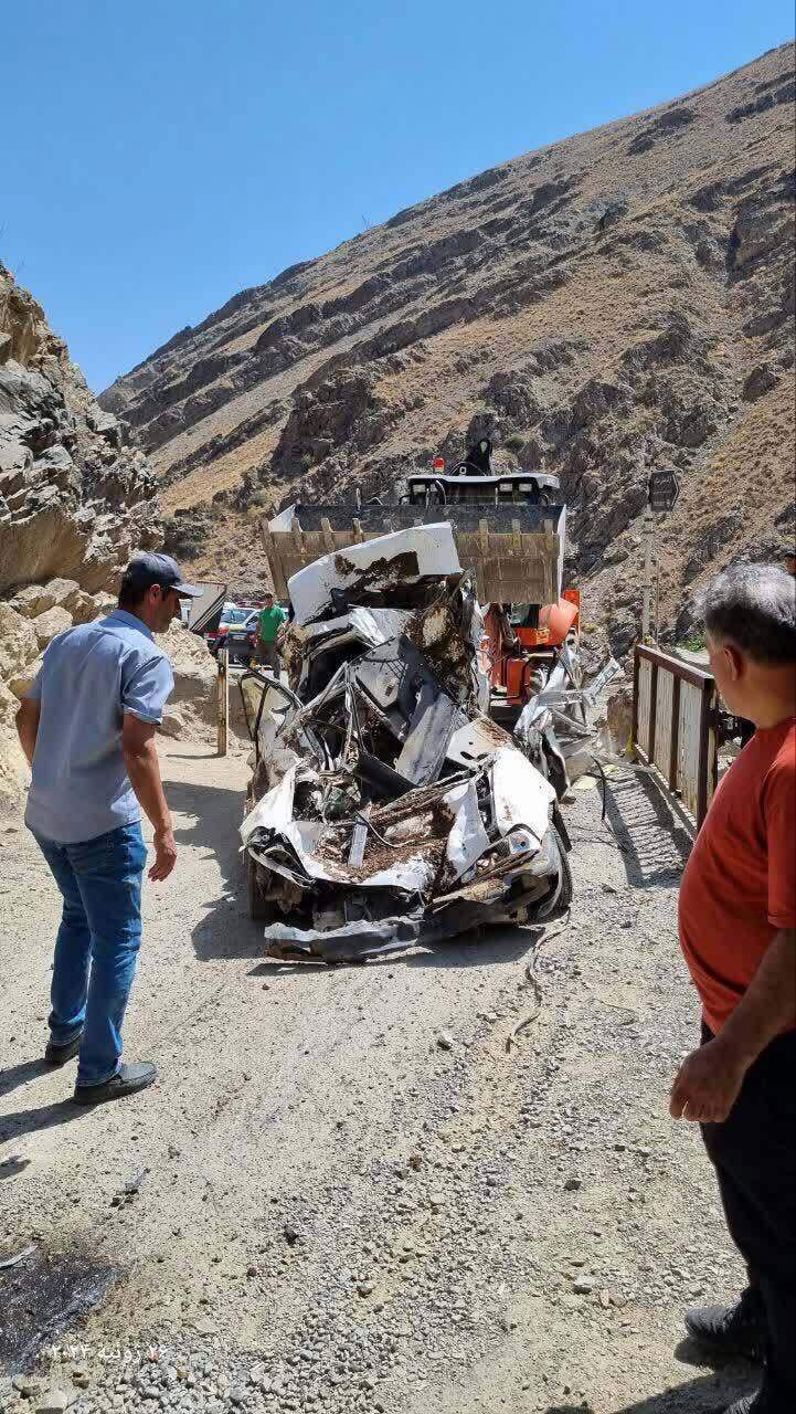 ریزش کوه در جاده امامزاده داوود؛ مصدومیت شدید ۳ نفر+ عکس ریزش کوه در جاده امامزاده داوود؛ مصدومیت شدید ۳ نفر+ عکس