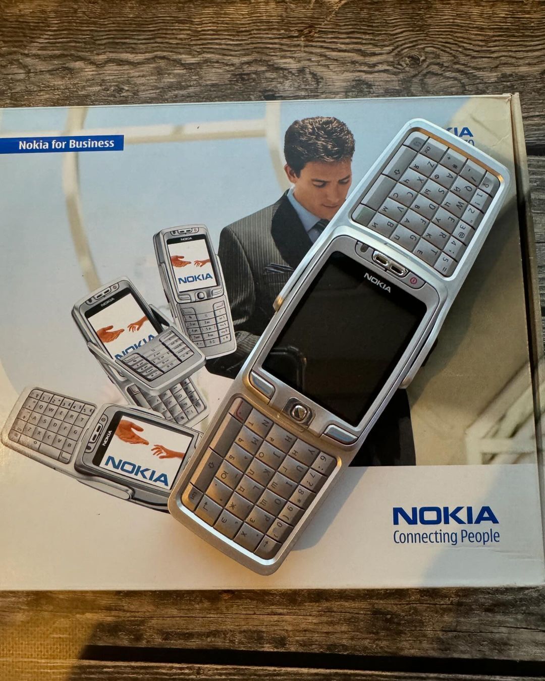 عکس| خاطره بازیی با نوکیا E ۷۰؛ یادگاری از عصر طلایی گوشی‌های هوشمند