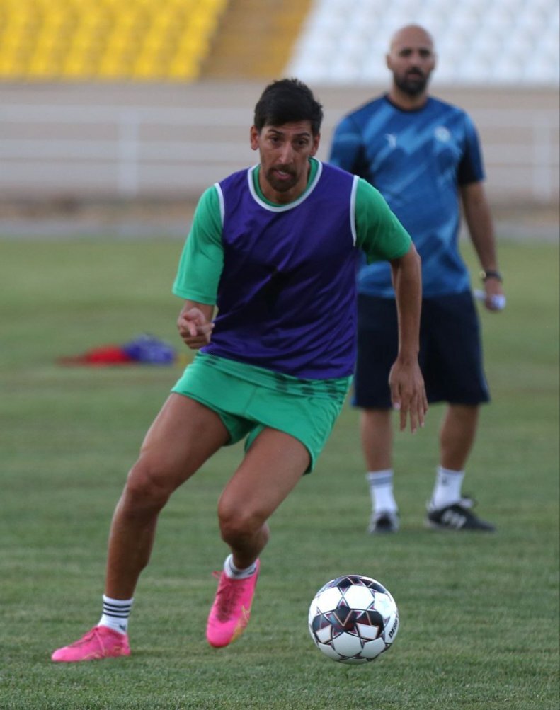 عکس| تبریزی با پیراهن ذوبآهن جان تازهای گرفت! عکس| تبریزی با پیراهن ذوبآهن جان تازهای گرفت!