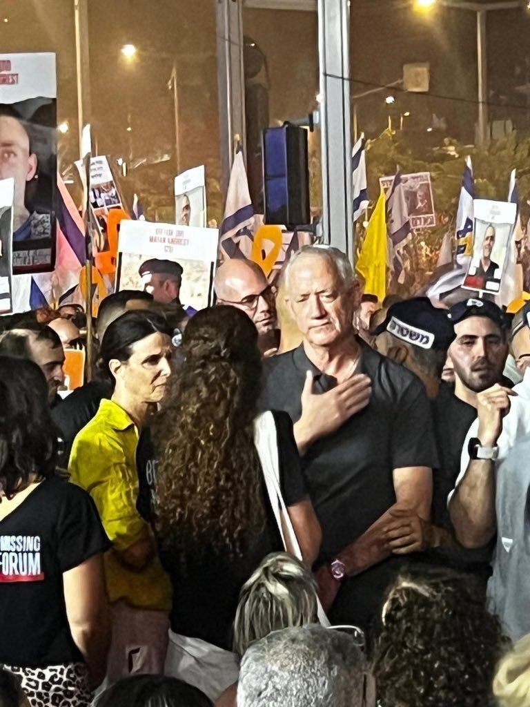 عکس| شورش در تلآویو؛ لاپید و گانتس درمیان معترضان عکس| شورش در تلآویو؛ لاپید و گانتس درمیان معترضان