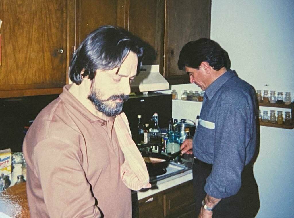 تصویری از محمدرضا شجریان و حسین علیزاده در یک قاب تصویری از محمدرضا شجریان و حسین علیزاده در یک قاب