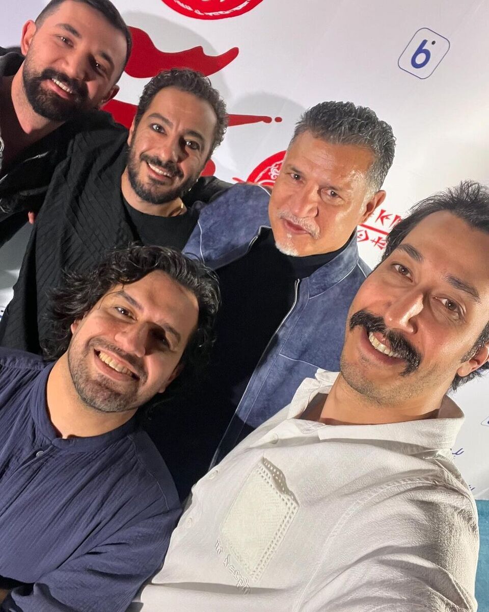 عکس| نوید محمدزاده و بهرام افشاری در کنار علی دایی در حاشیه کنسرت نمایش «سی‌صد»