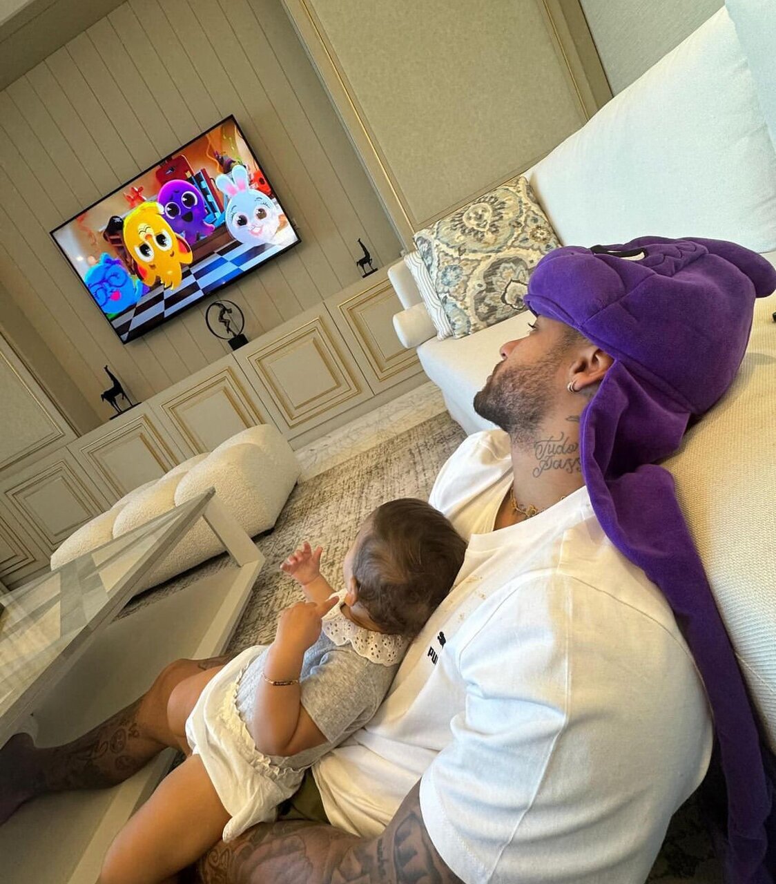 عکس/ عاشقانه‌های نیمار در روزهای مصدومیت