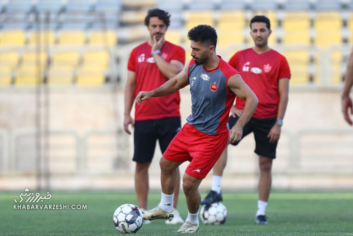 عکس/ کاپیتان پرسپولیس آماده بازگشت به ترکیب عکس/ کاپیتان پرسپولیس آماده بازگشت به ترکیب