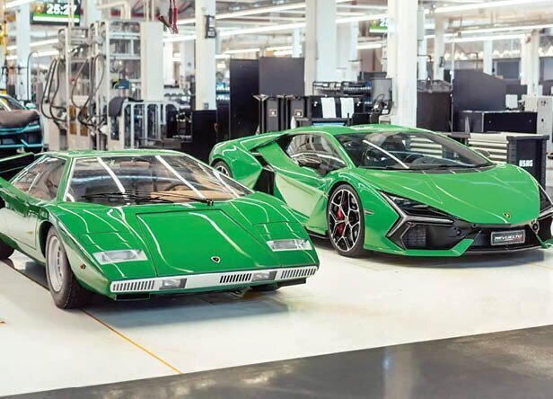 عکس/ تولد ۵۰ سالگی لامبورگینی مدل LP ۴۰۰ در کنار نوهاش عکس/ تولد ۵۰ سالگی لامبورگینی مدل LP ۴۰۰ در کنار نوهاش