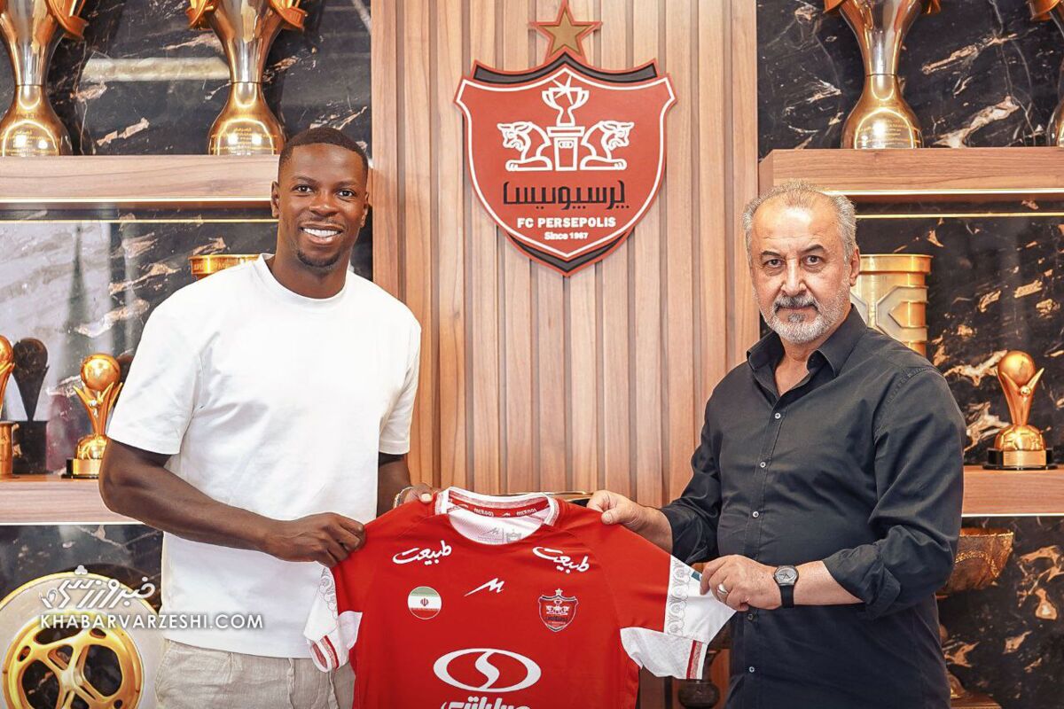 عکس/ لوکاس ژوائو رسما پرسپولیسی شد عکس/ لوکاس ژوائو رسما پرسپولیسی شد