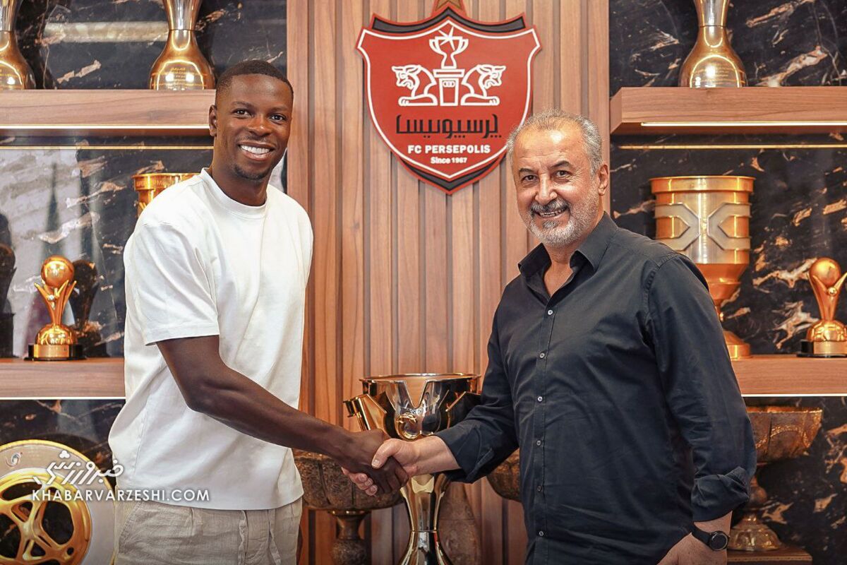 عکس/ لوکاس ژوائو رسما پرسپولیسی شد عکس/ لوکاس ژوائو رسما پرسپولیسی شد