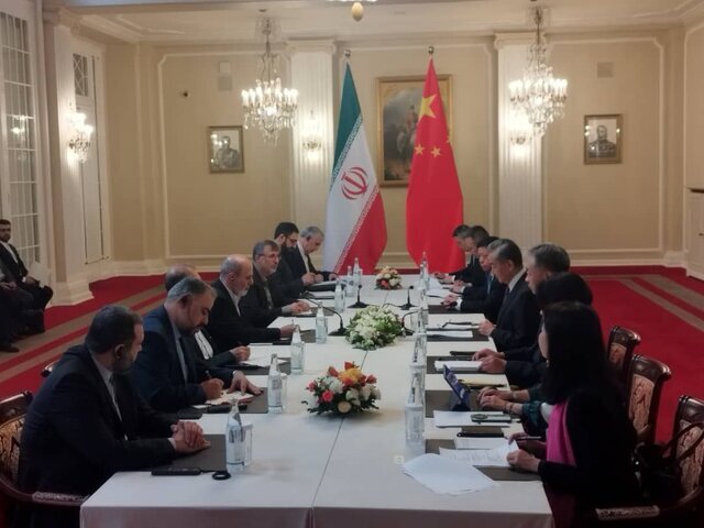 جزئیات دیدار احمدیان با وزیر خارجه چین در روسیه + عکس جزئیات دیدار احمدیان با وزیر خارجه چین در روسیه + عکس