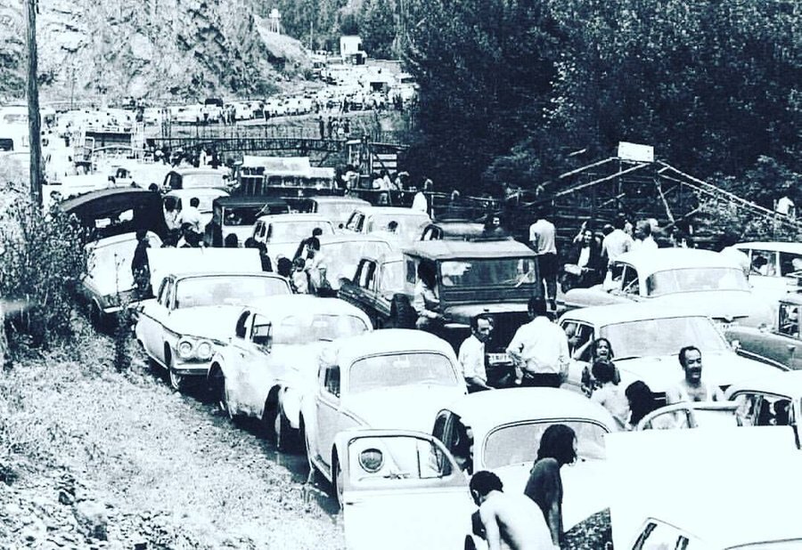 عکس/ ترافیک باور نکردنی جاده چالوس در دهه ۴۰