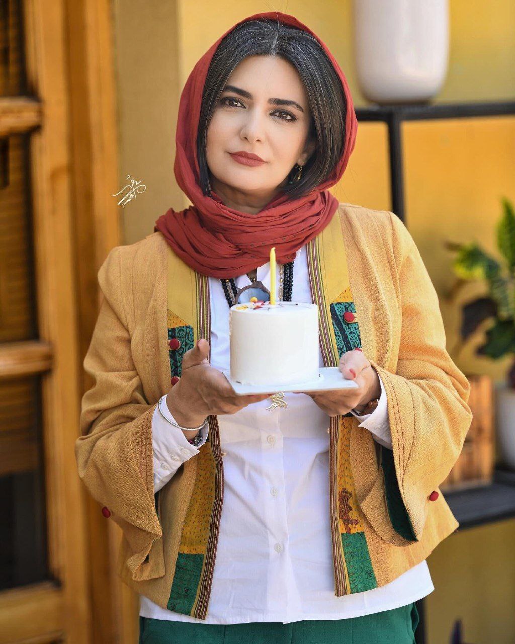 عکس/ پوشش سنتی «لیندا کیانی» در جشن تولد ۴۳ سالگی‌اش