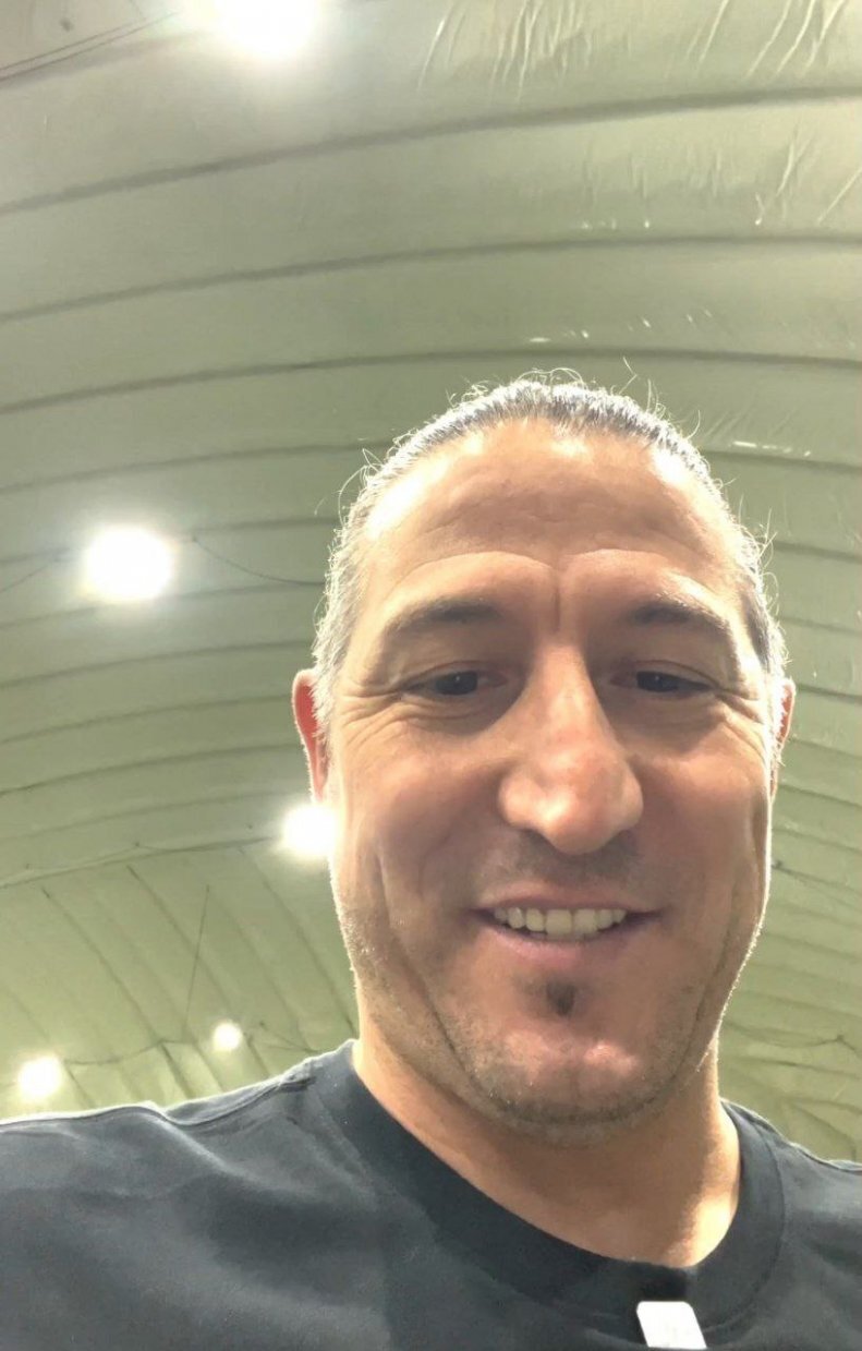 عکس/ هدیه ارزشمند ستاره رئال مادرید به ستاره استقلال تهران عکس/ هدیه ارزشمند ستاره رئال مادرید به ستاره استقلال تهران