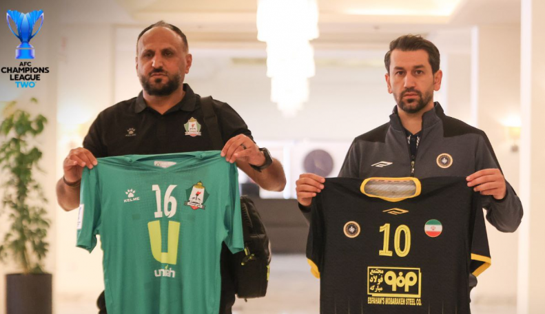 عکس/ سپاهان با کیت دوم مقابل الوحدات