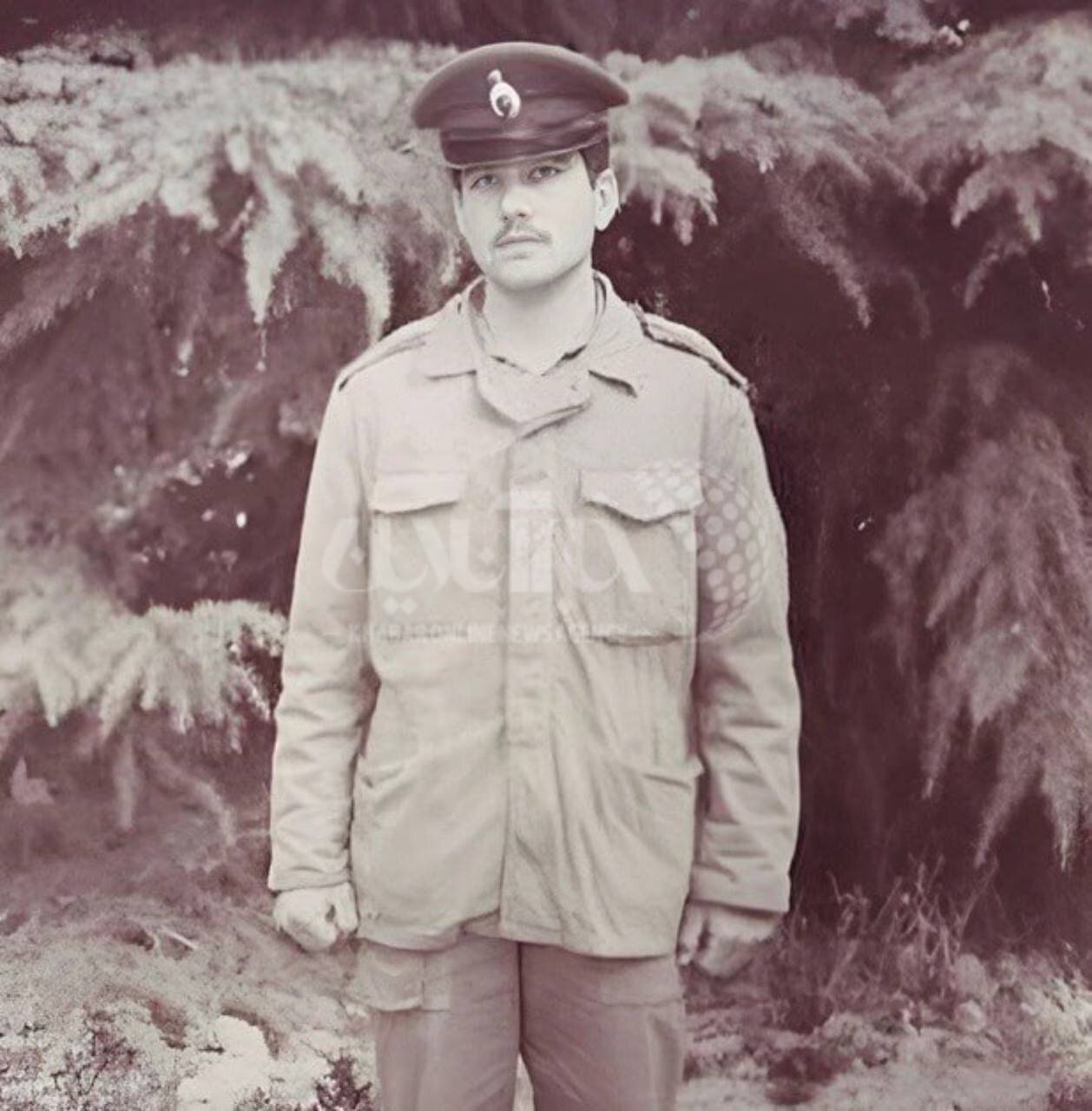 عکس/ دوران سربازی مسعود پزشکیان در لباس نظامی