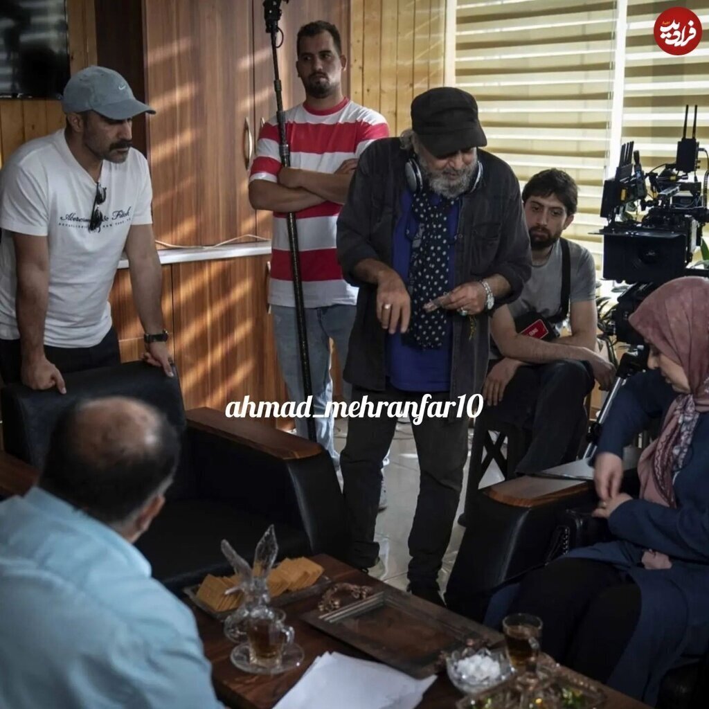 عکس/ محسن تنابنده و سیروس مقدم در پشت صحنه پایتخت فصل هفتم عکس/ محسن تنابنده و سیروس مقدم در پشت صحنه پایتخت فصل هفتم