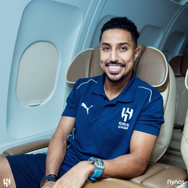 عکس/ بازگشت غول آسیا با لبخند به ریاض عکس/ بازگشت غول آسیا با لبخند به ریاض