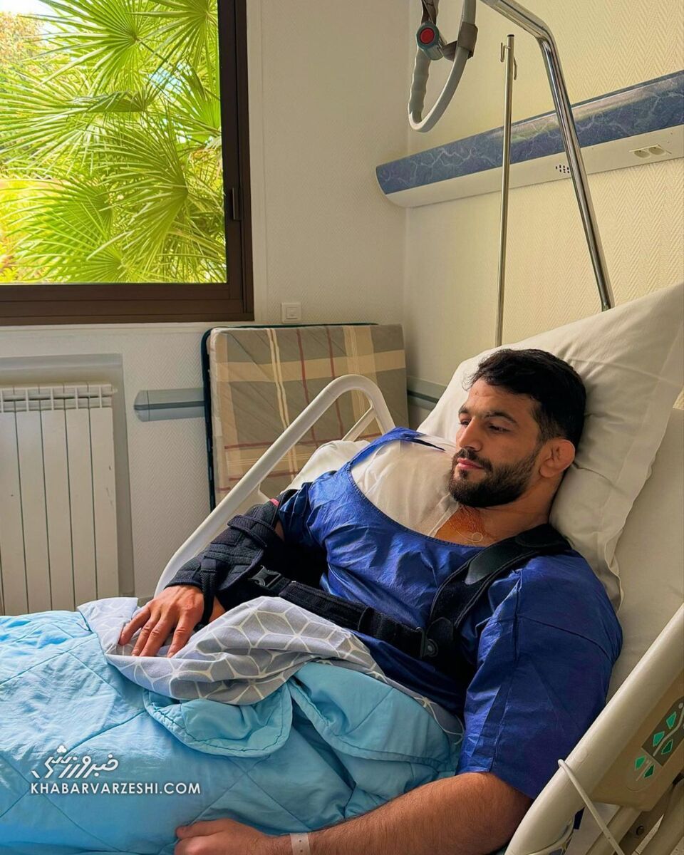 عکس| اولین واکنش حسن یزدانی پس از عمل جراحی در فرانسه عکس| اولین واکنش حسن یزدانی پس از عمل جراحی در فرانسه