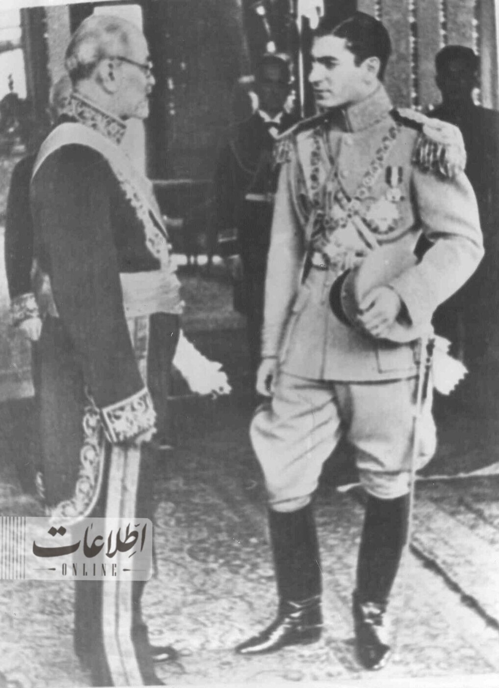 عکس/ اولین روز سلطنت محمدرضا شاه در سال ۱۳۲۰