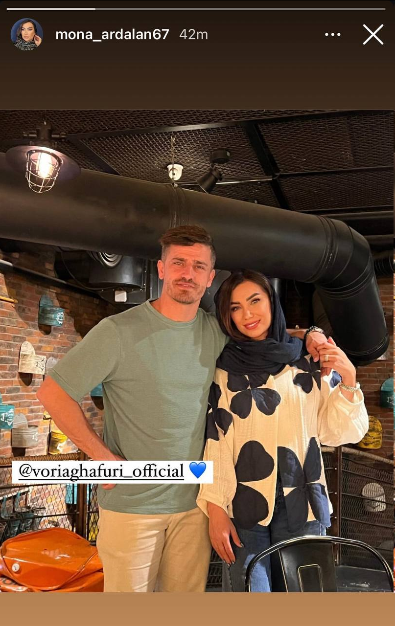 عکس| وریا غفوری به همراه مونا اردلان در یک کافه