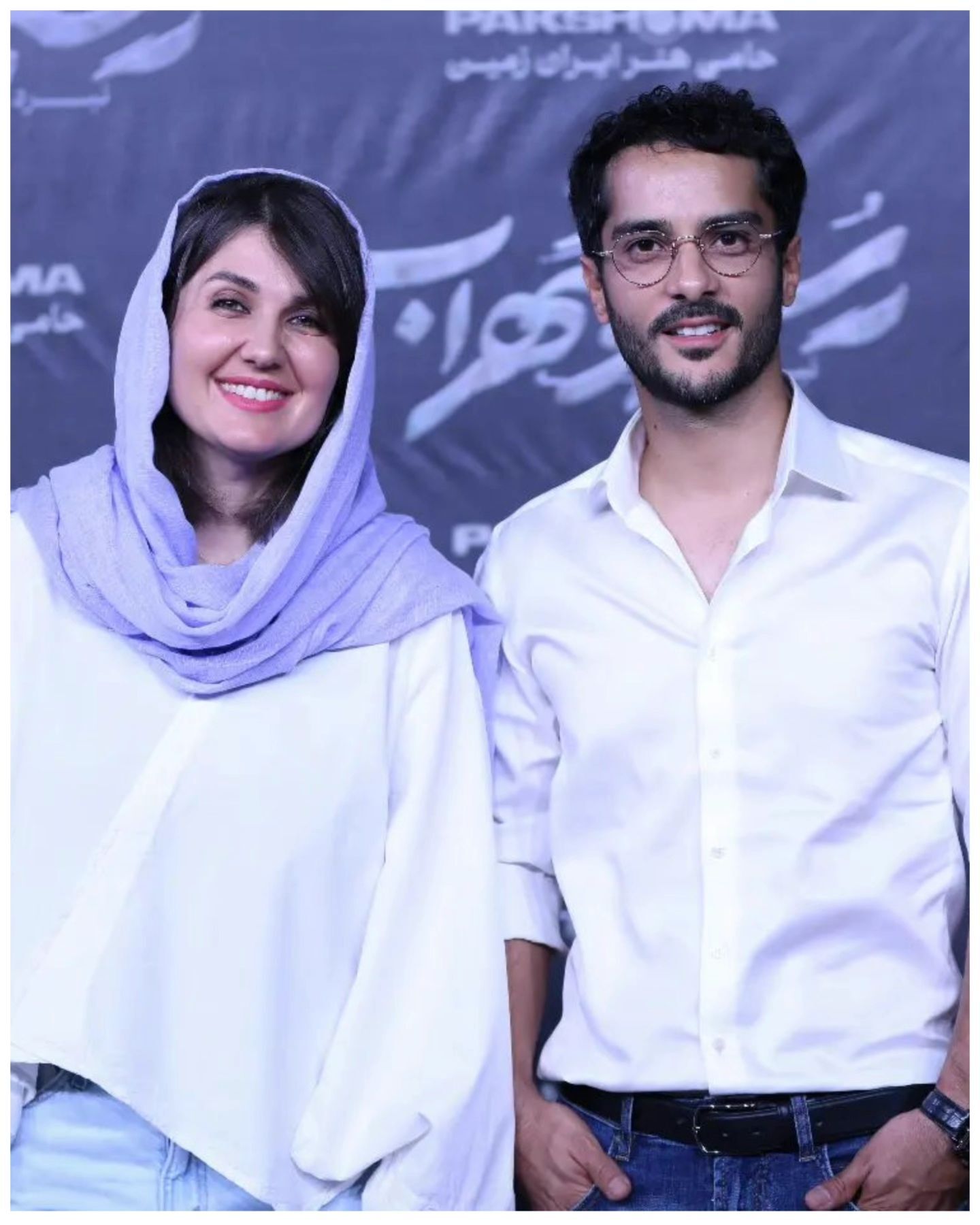 عکس| ساعد سهیلی و گلوریا هاردی با یک ست سفید در پشت صحنه نمایش رستم و سهراب