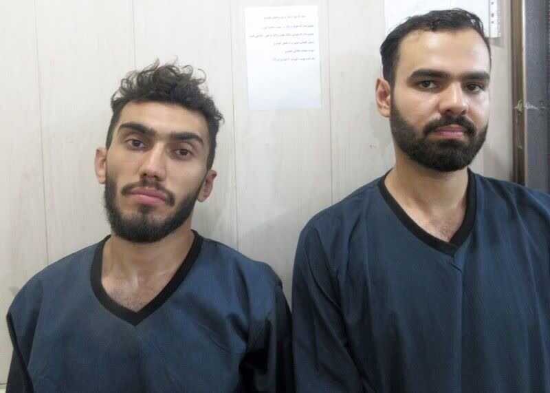 عکس| این دو نفر در پوشش مسافرکش به نوامیس تعرض میکردند/ شاکیان شناسایی کنند عکس| این دو نفر در پوشش مسافرکش به نوامیس تعرض میکردند/ شاکیان شناسایی کنند