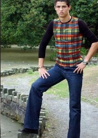 عکس| چالش کریستیانو در یوتیوب؛ لباسهای عجیب رونالدو با امتیازدهی جورجینا عکس| چالش کریستیانو در یوتیوب؛ لباسهای عجیب رونالدو با امتیازدهی جورجینا