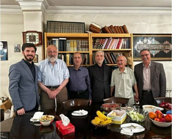 عکس| وزیر علوم به دیدار شفیعی‌کدکنی رفت