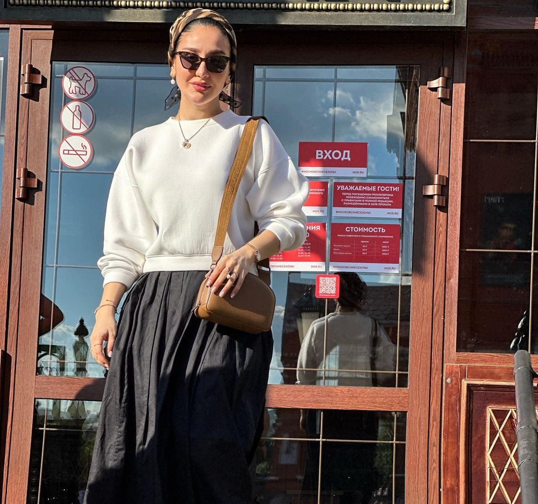 عکس| پوشش متفاوت «میترا رفیع» خانم بازیگر سریال گیلدخت در مسکو روسیه