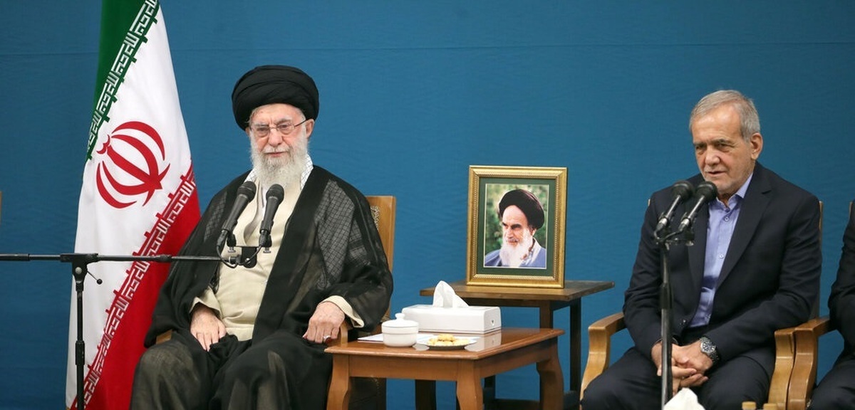 تصاویر| دیدار رئیس‌جمهور و اعضای هیئت دولت چهاردهم با رهبر انقلاب