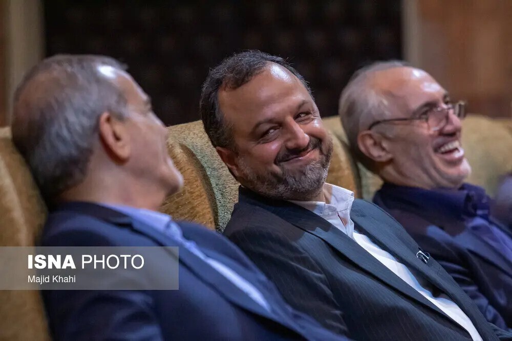 عکس| خنده‌ خاندوزی سوژه عکاسان شد