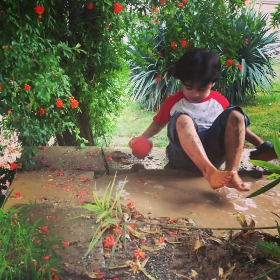 عکس| غزل شاکری عزادار شد عکس| غزل شاکری عزادار شد