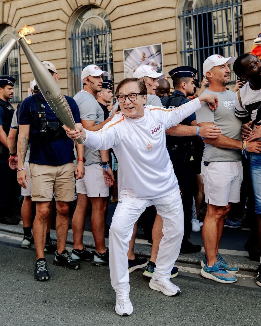 عکس| پارالمپیک پاریس ۲۰۲۴؛ مشعل افتتاحیه دستان جکیچان عکس| پارالمپیک پاریس ۲۰۲۴؛ مشعل افتتاحیه دستان جکیچان