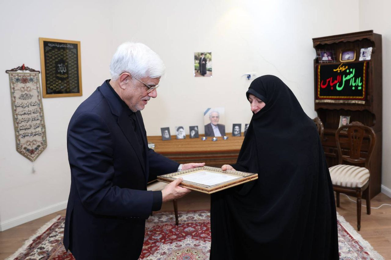 جزئیات دیدار عارف با همتایان پیشین + عکس جزئیات دیدار عارف با همتایان پیشین + عکس