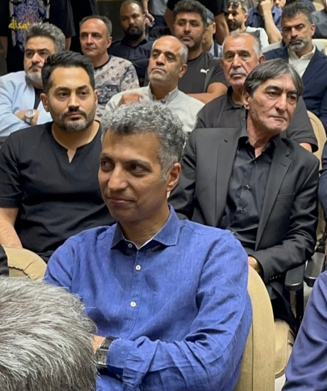 عکس/ فردوسی‌پور به‌یاد کریم باقری؛ همدردی عادل با اسطوره پرسپولیس