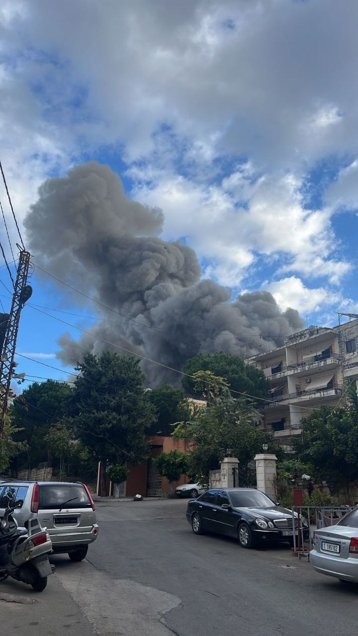 عکس/ اسرائیل مناطقی را در شهر النبطیه در جنوب لبنان بمباران کرد