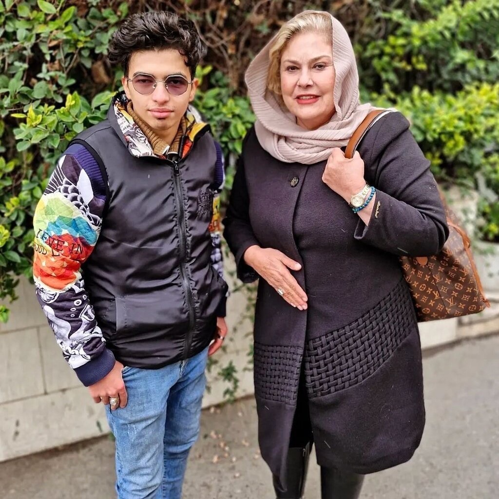 عکس/چهره حیرتانگیز مهرانه مهین ترابی در ۶۷ سالگی! عکس/چهره حیرتانگیز مهرانه مهین ترابی در ۶۷ سالگی!