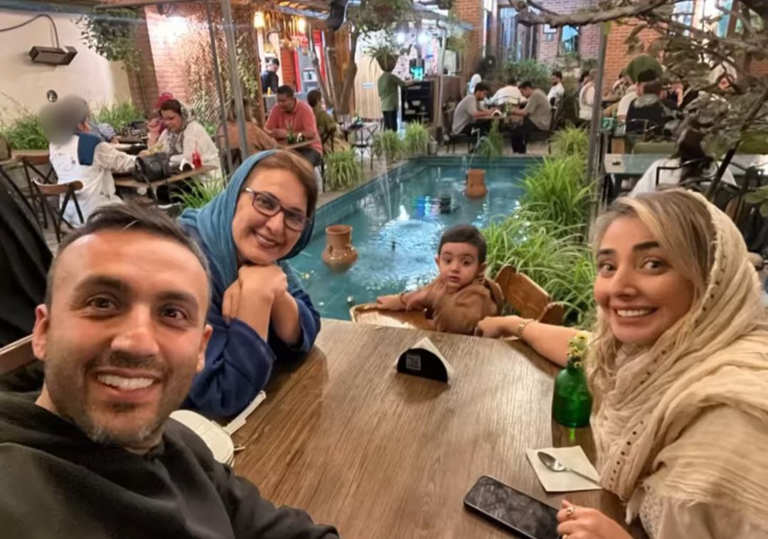 عکس/ کافه گردی فاطمه گودرزی به همراه پسر، عروس و نوه‌‌اش