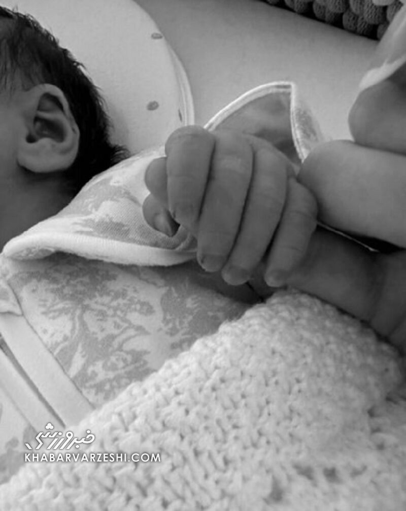 عکس/ فرزند ستاره آبی‌آسمانی‌ها به‌دنیا آمد