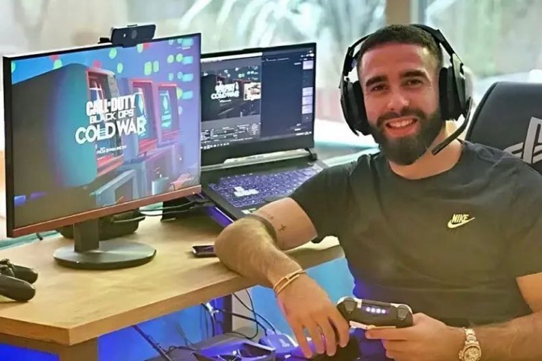 عکس/ تولد استریمر جدید: کارواخال با خنده برگشت عکس/ تولد استریمر جدید: کارواخال با خنده برگشت