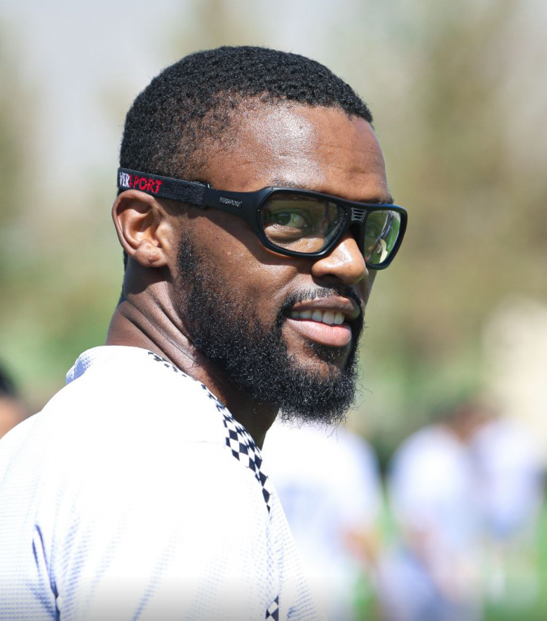 عکس/ کوین یامگا پررنگ‌تر لبخند می‌زند