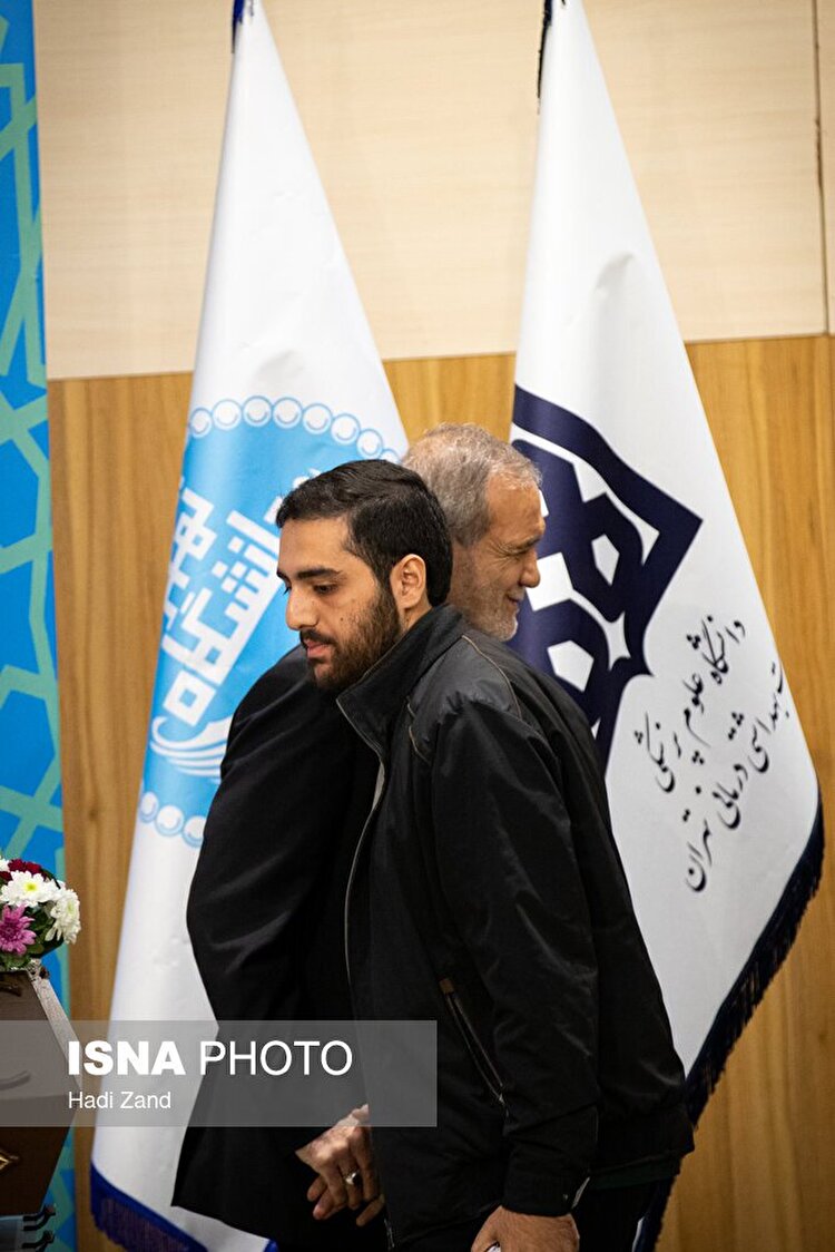 تصاویر/ مراسم آغاز سال تحصیلی در دانشگاه تهران با حضور رییس جمهور